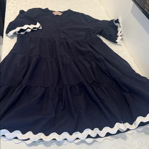 🌟3/$15🌟 White Closet Dress. Ladies L - Picture 3 of 9